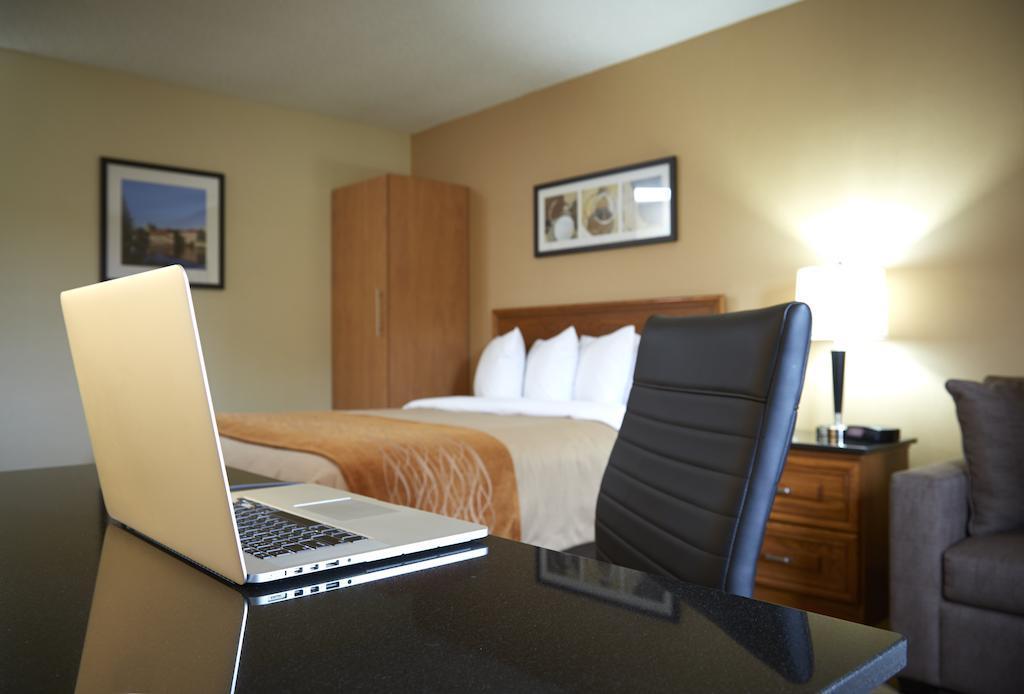 Comfort Inn South Shore Boucherville Ngoại thất bức ảnh